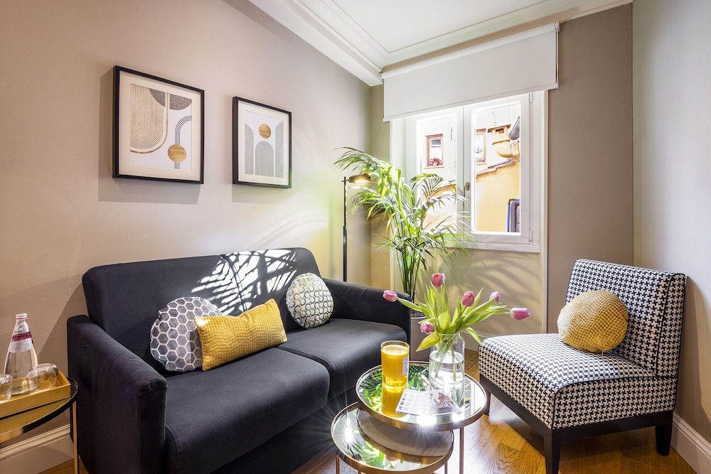 Nerva Boutique Hotel 56/72