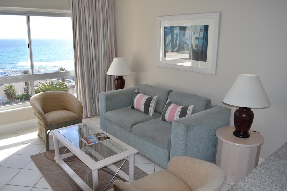 Peninsula All-Suite Hotel by Dream Resorts 30/49