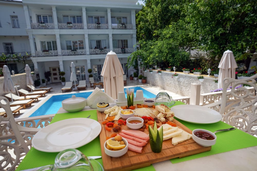 Buyukada Cankaya Hotel 35/50