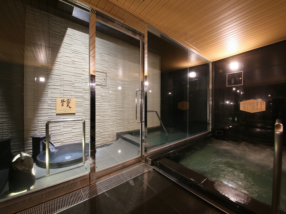 swimming pool spa
