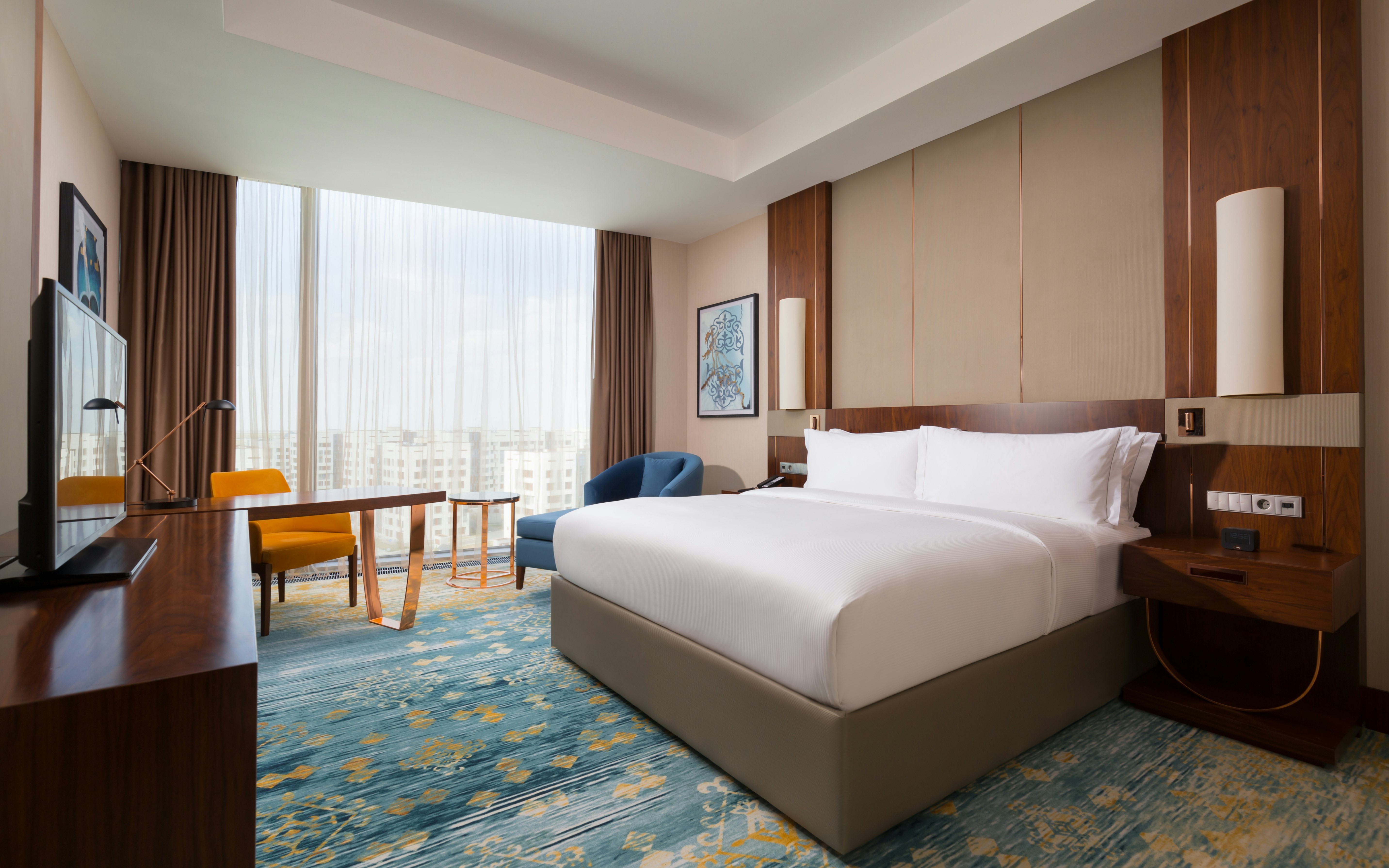DELUXE, KING BED, EXPO VIEW