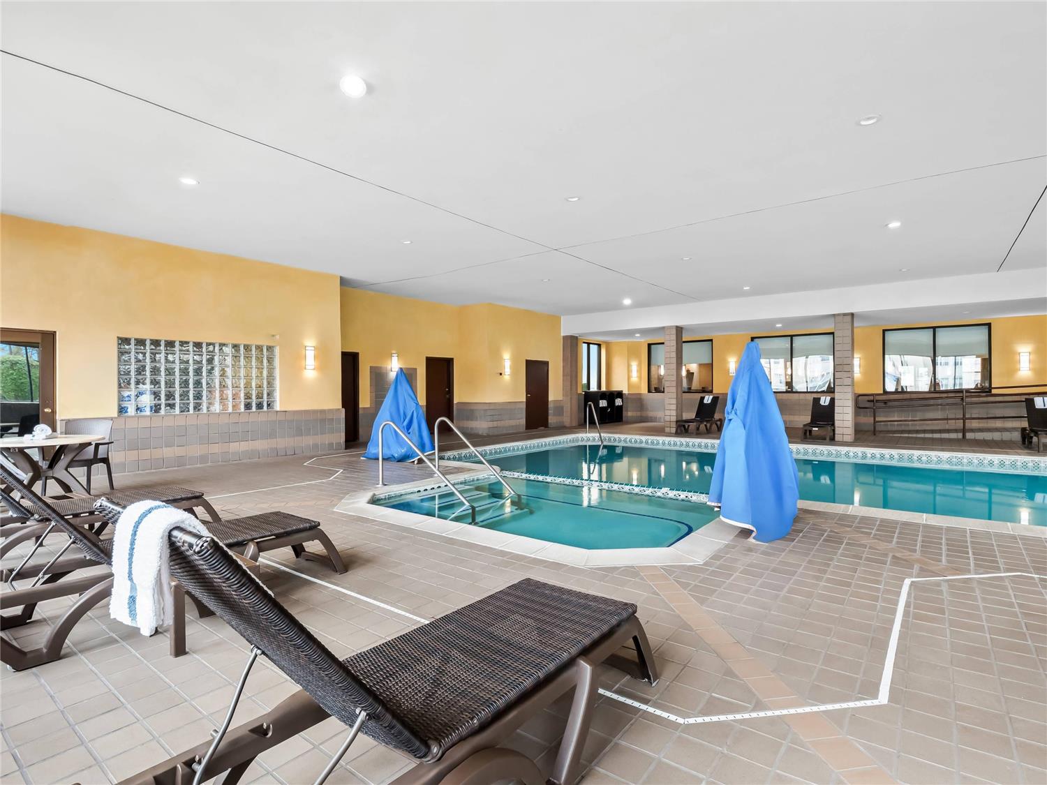 swimming pool spa