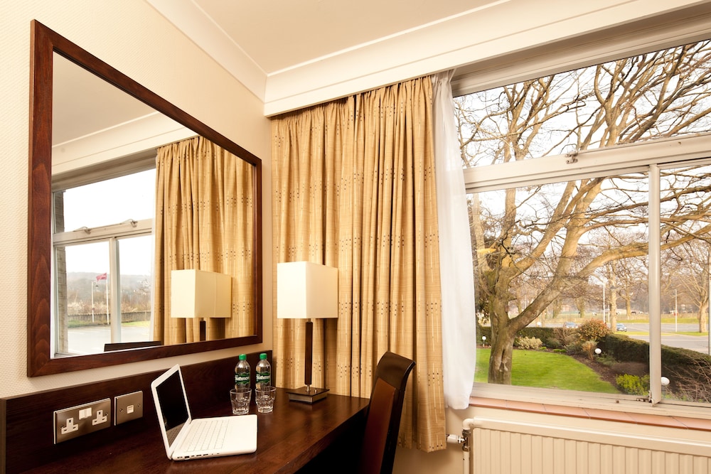 Mercure Bradford Bankfield Hotel 50/50