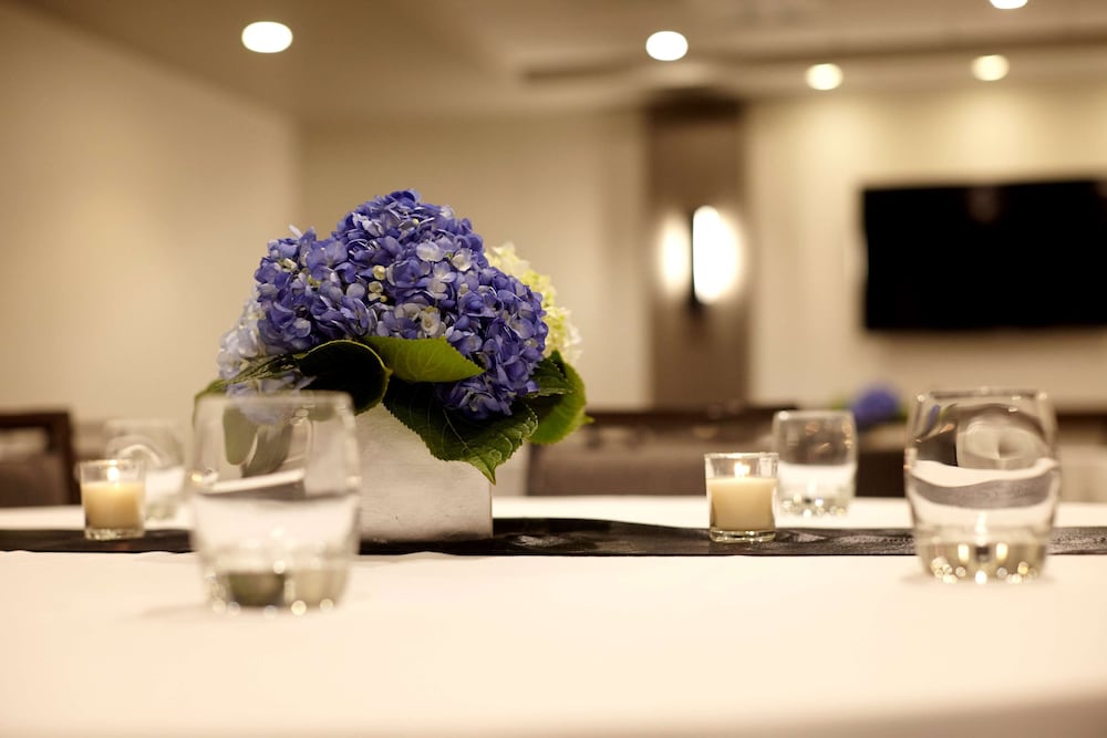 Hyatt Place Madison Verona 50/54