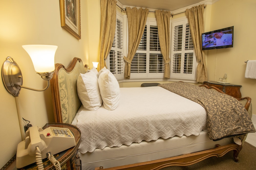The Washington Square Inn 40/82
