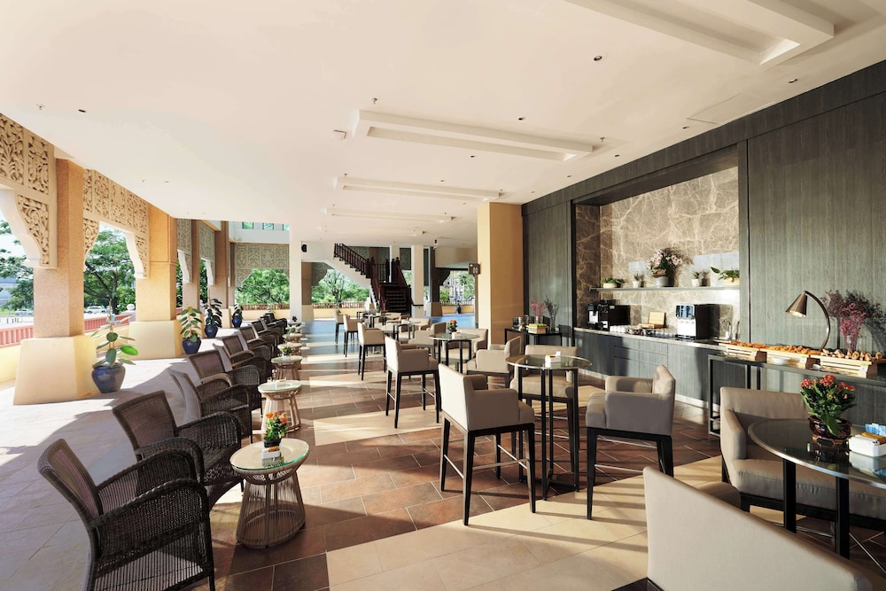 Doubletree By Hilton Putrajaya Lakeside 34/49