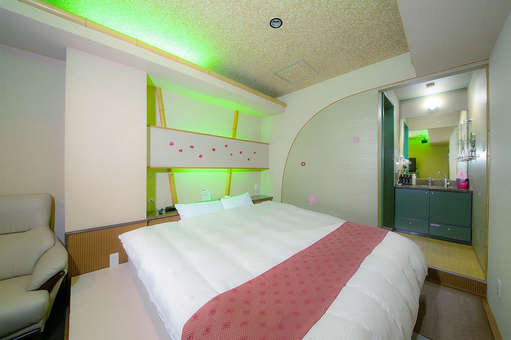 Hotel To 11/48