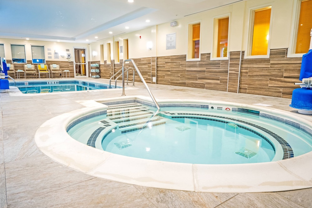 Fairfield Inn Medford Long Island 30/50