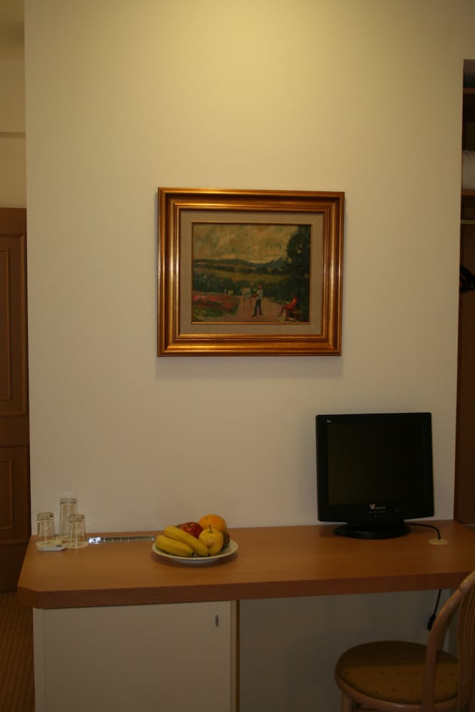 Arte Hotel 14/28