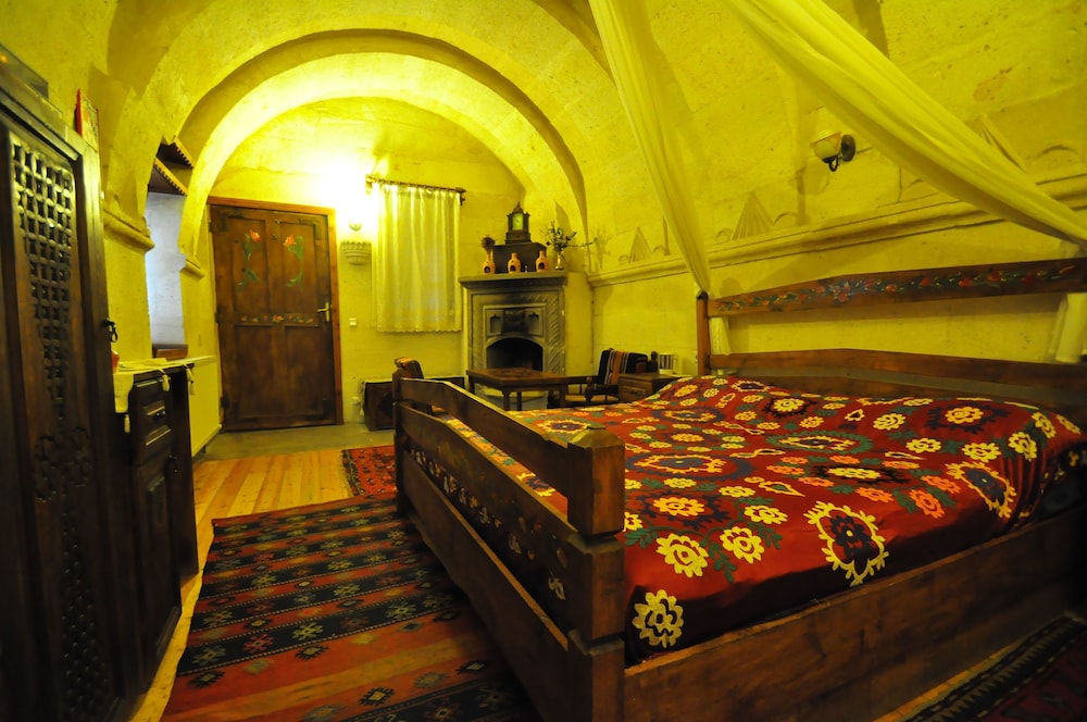 HONEYMOON, SUITE, KING BED, BATHTUB