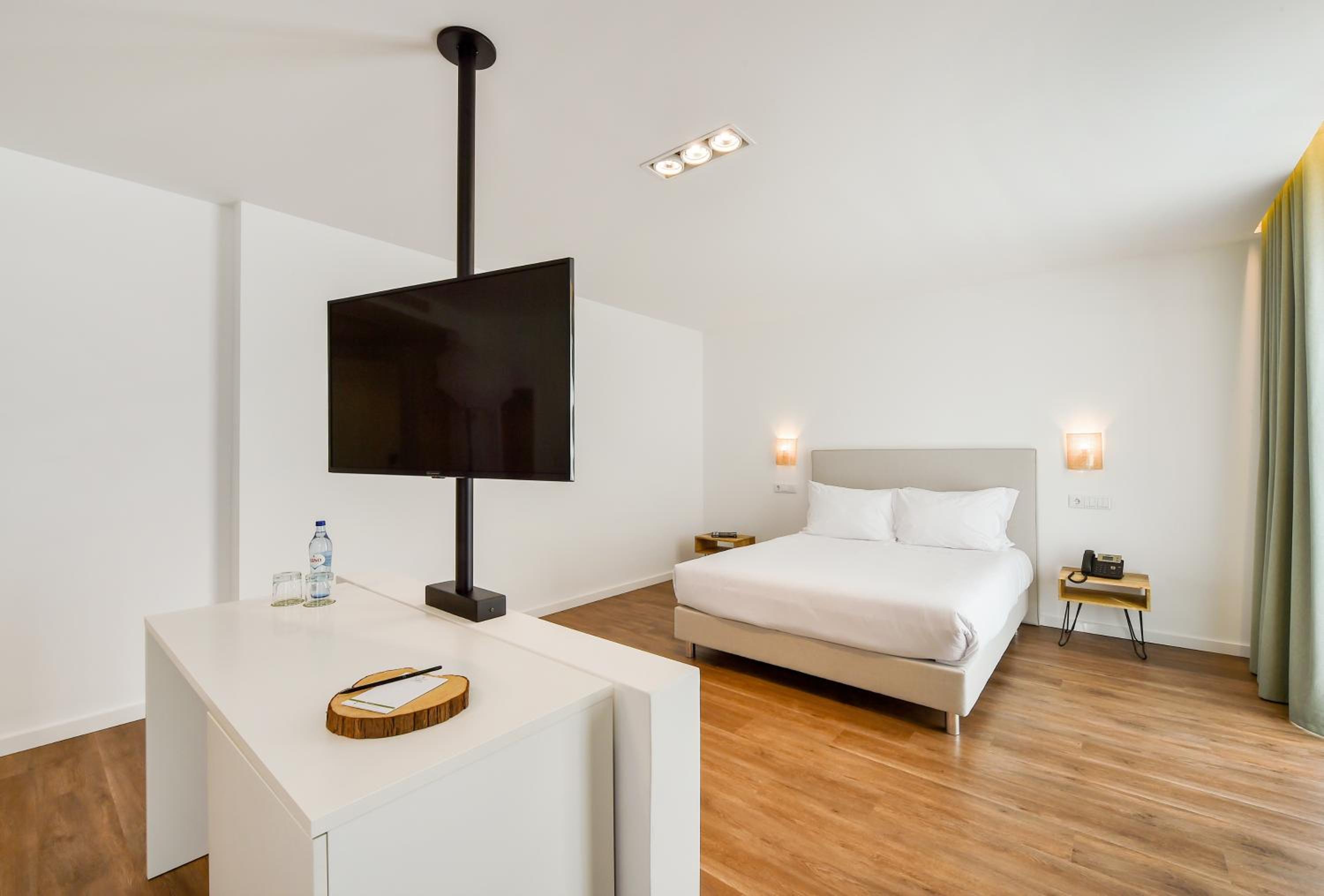 Serpa Hotel 10/50