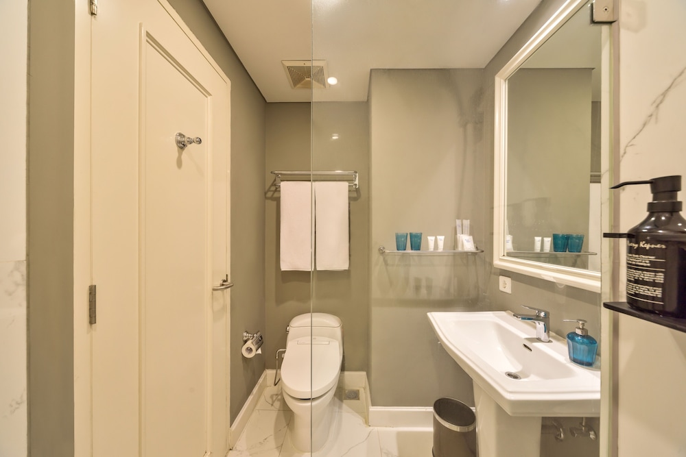 Ashley Hotel Sabang 63/70
