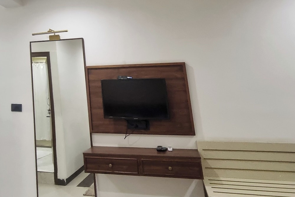 HOTEL LABH GARH PALACE 34/55