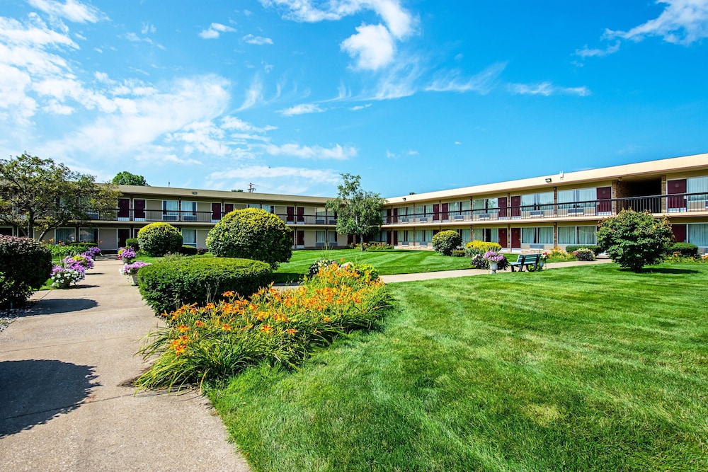 Red Roof Inn & Suites Battle Creek 6/38