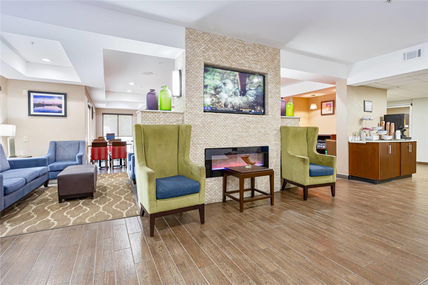 Comfort Inn and Suites Montgomery East Carmichael Rd 34/54