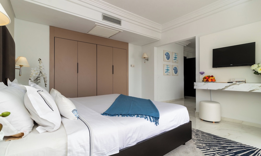 Suite, 1 Double and 1 Single Bed