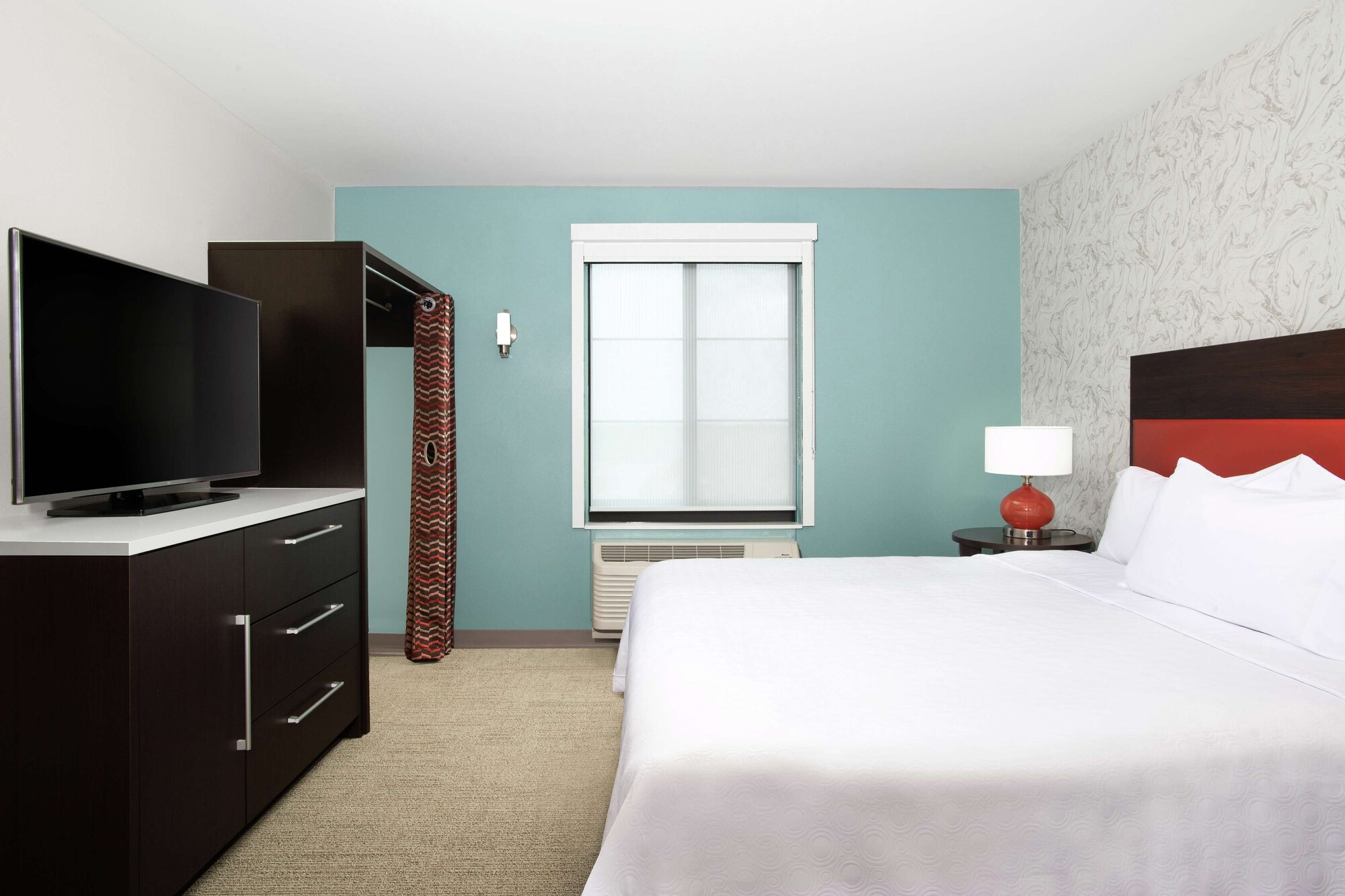 STUDIO, SUITE, KING BED