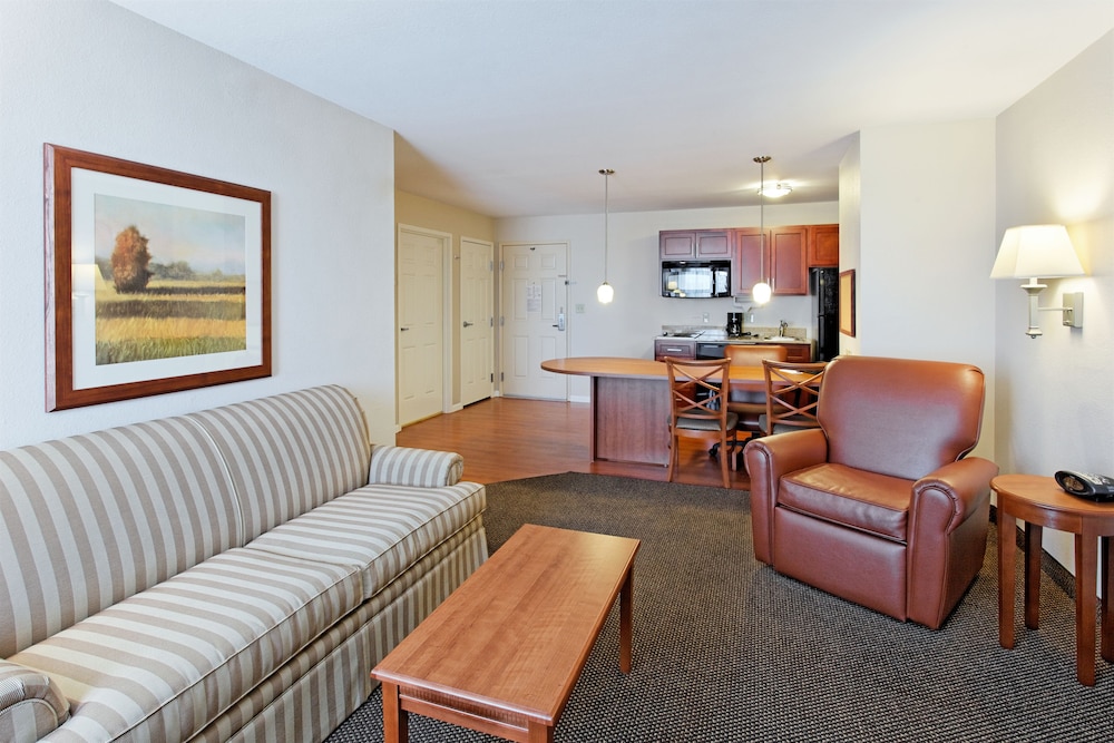 CANDLEWOOD SUITES CAPE GIRARDEAU 27/68