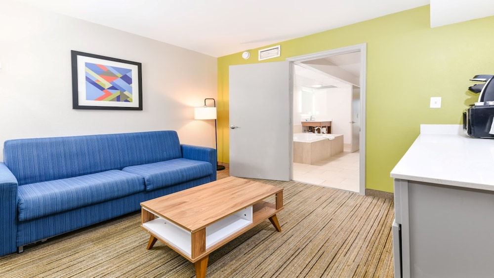 Holiday Inn Express Hotel and Suites Pigeon Forge/Near Dollywood 42/55