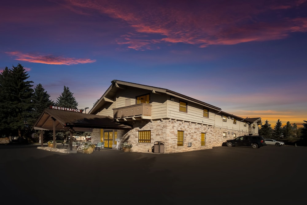 The Inn at Tomichi Village 3/66