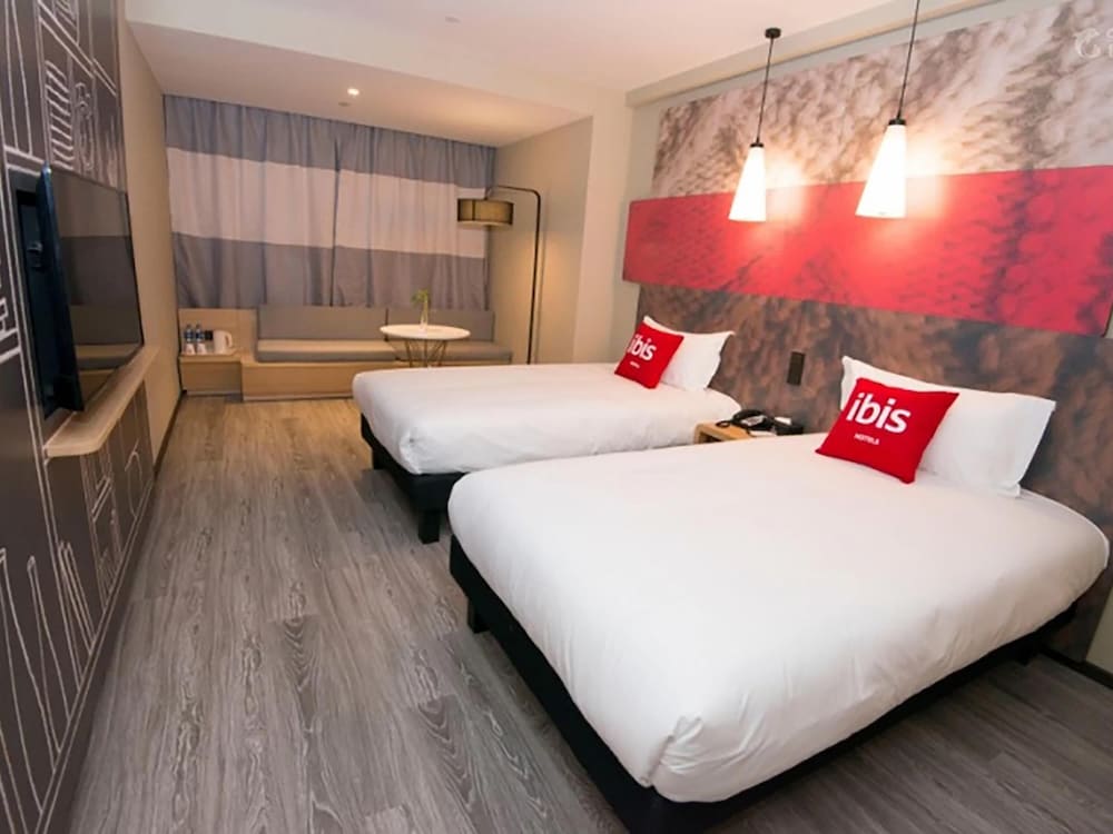 Ibis Luoyang Baolong Square Hotel 14/47