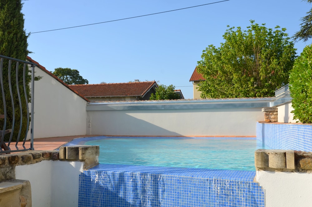 Logis Hotel Le Nouvel 22/25