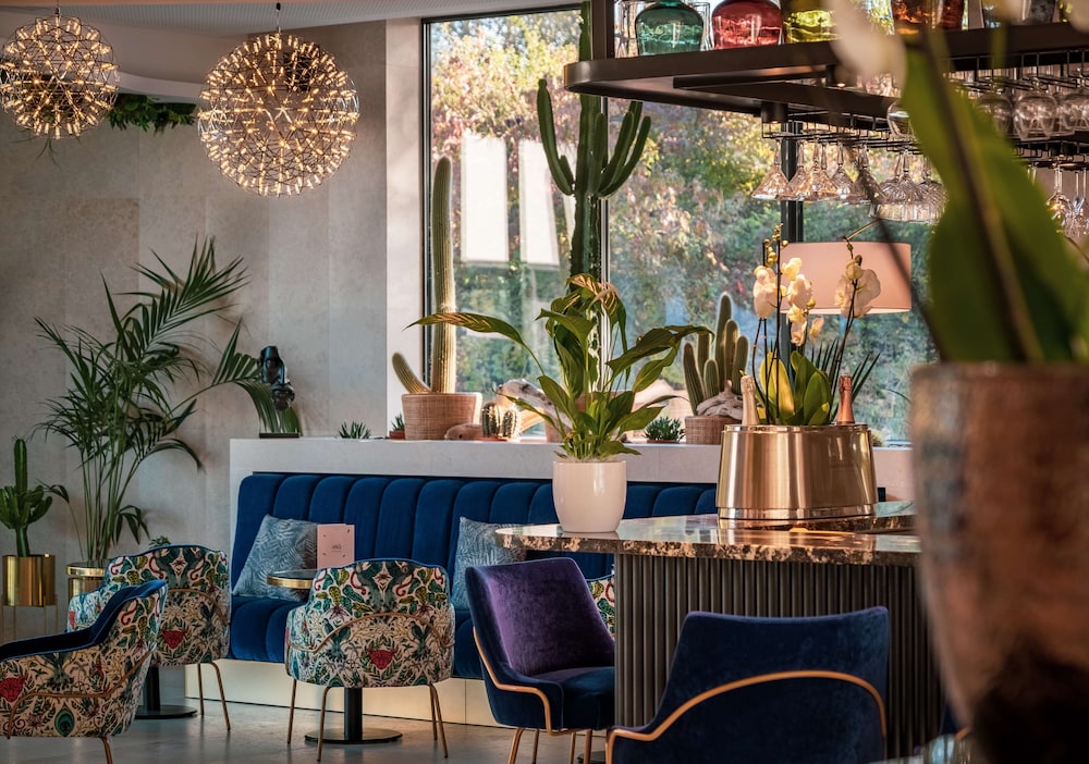 Golden Tulip Lyon Ouest Techlid - Hotel & Spa 65/76