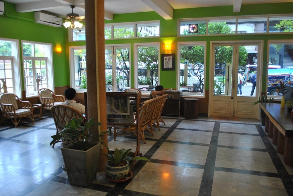 Smile Inn Hotel 53/62