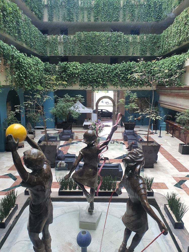 HOTEL SAN FRANCISCO LEON 35/64