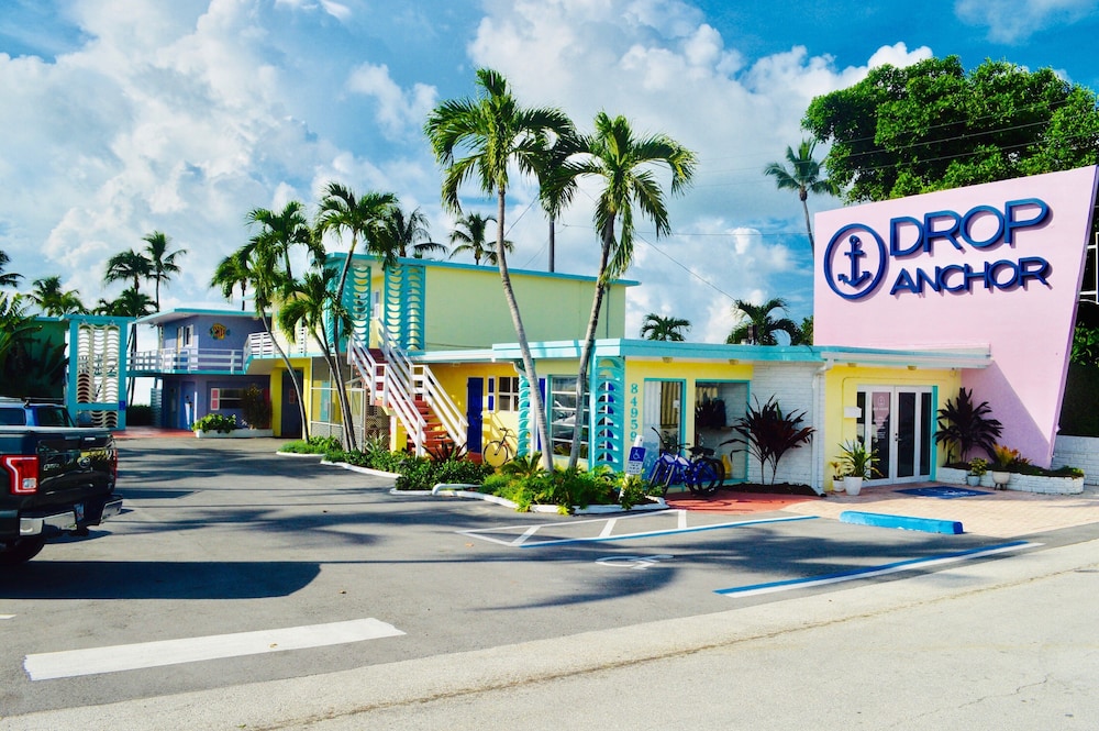 Drop Anchor Resort and Marina 40/50