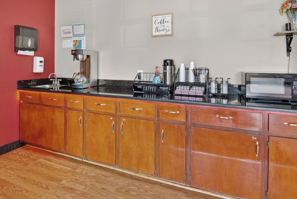 Hometown Inn Suites 12/51
