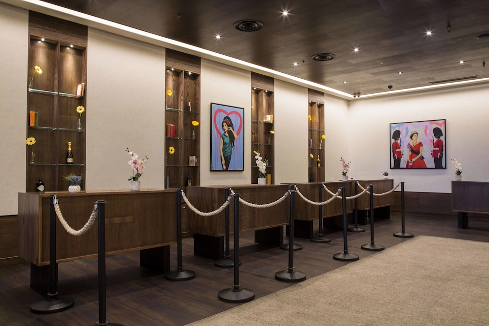 STG Hotel London Oxford Street 8/143