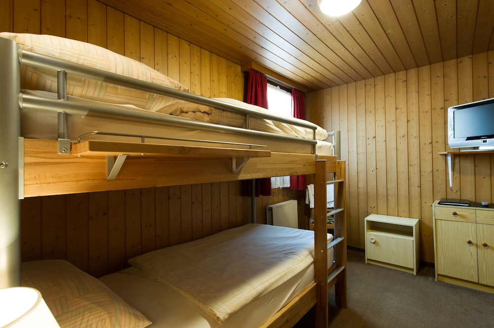 Rossli Hotel 20/64