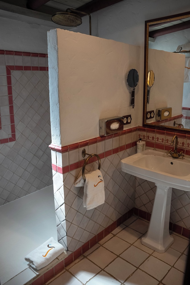 La Malvasia Hotel 50/50