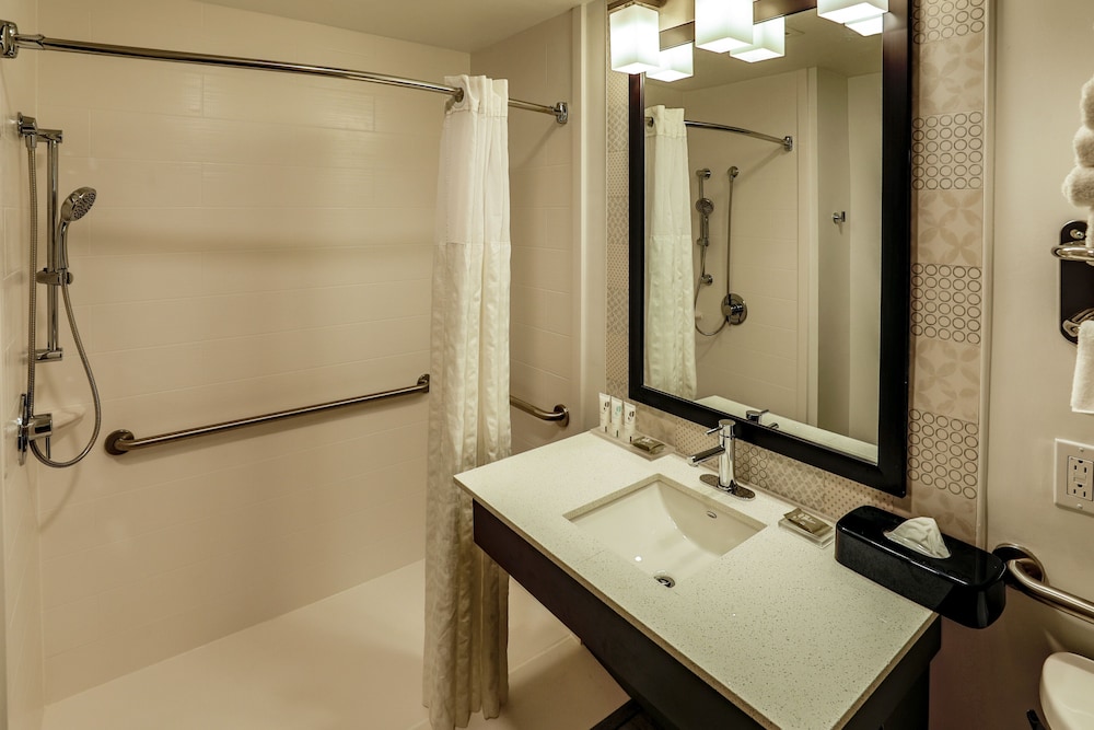 Country Inn & Suites By Radisson Nashville Airport TN 67/70