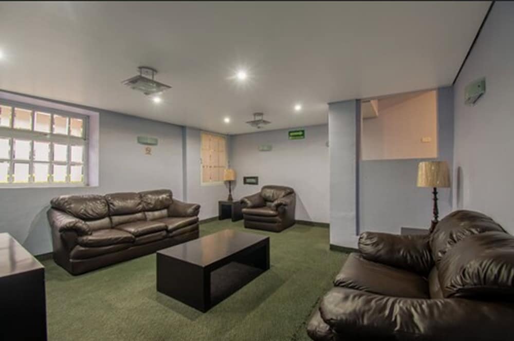 Hotel Embassy 29/48
