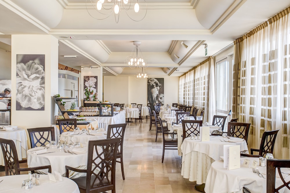Hotel Brasil 37/50