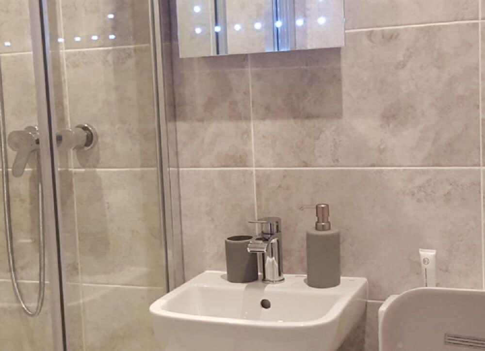 Holiday Cottages And North Star Apartment 27/30