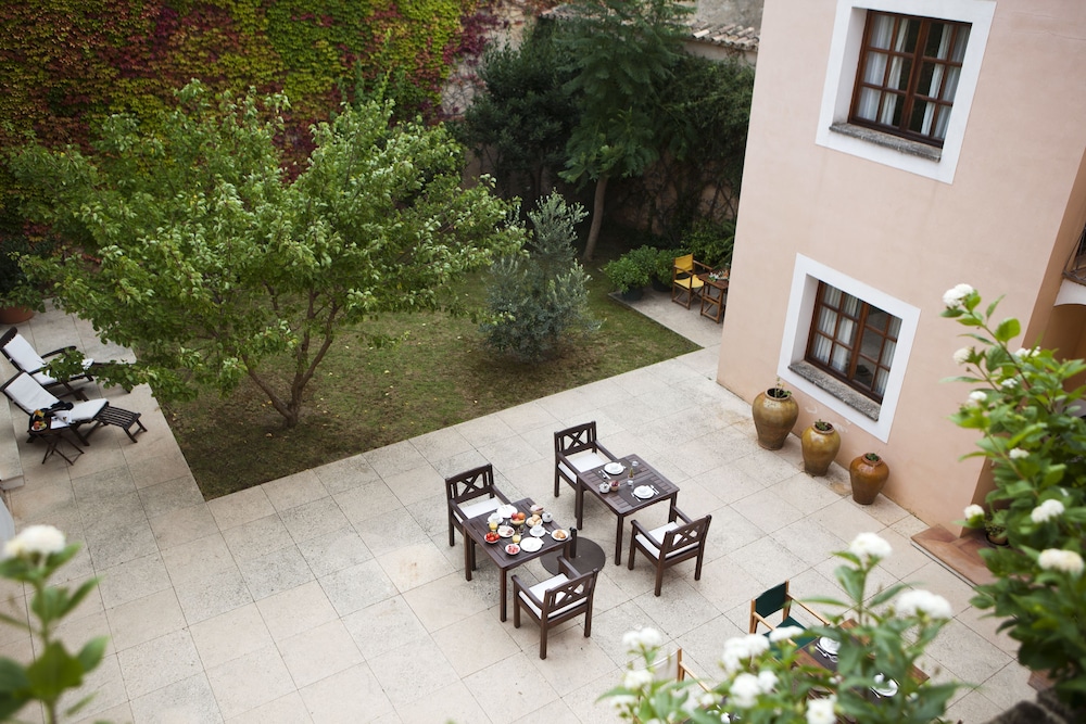 Hotel Can Moragues 38/50