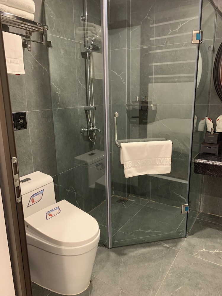 Aquarius Premium Hotel 48/49