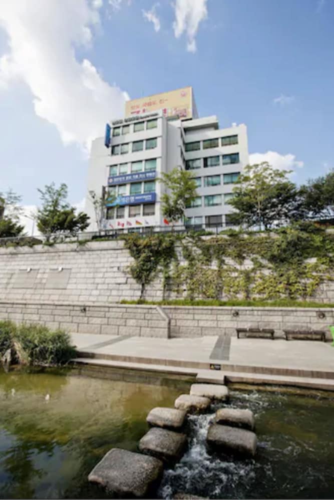 Central Tourist Hotel 39/41