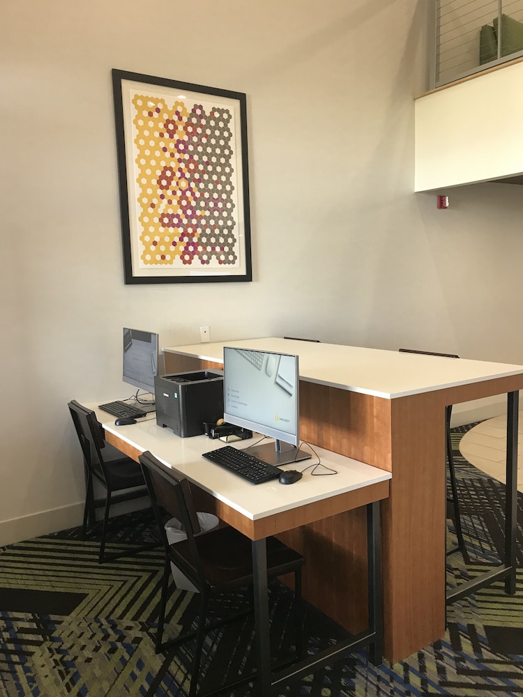 Holiday Inn Express Canton Potsdam 42/45
