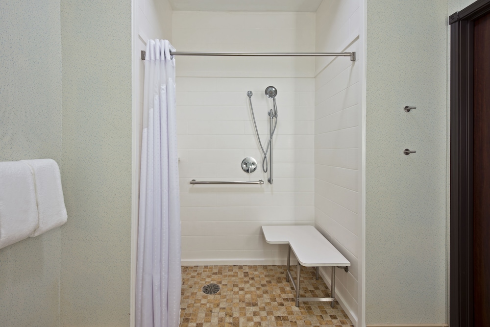 Holiday Inn Express & Suites UNIONTOWN 14/54