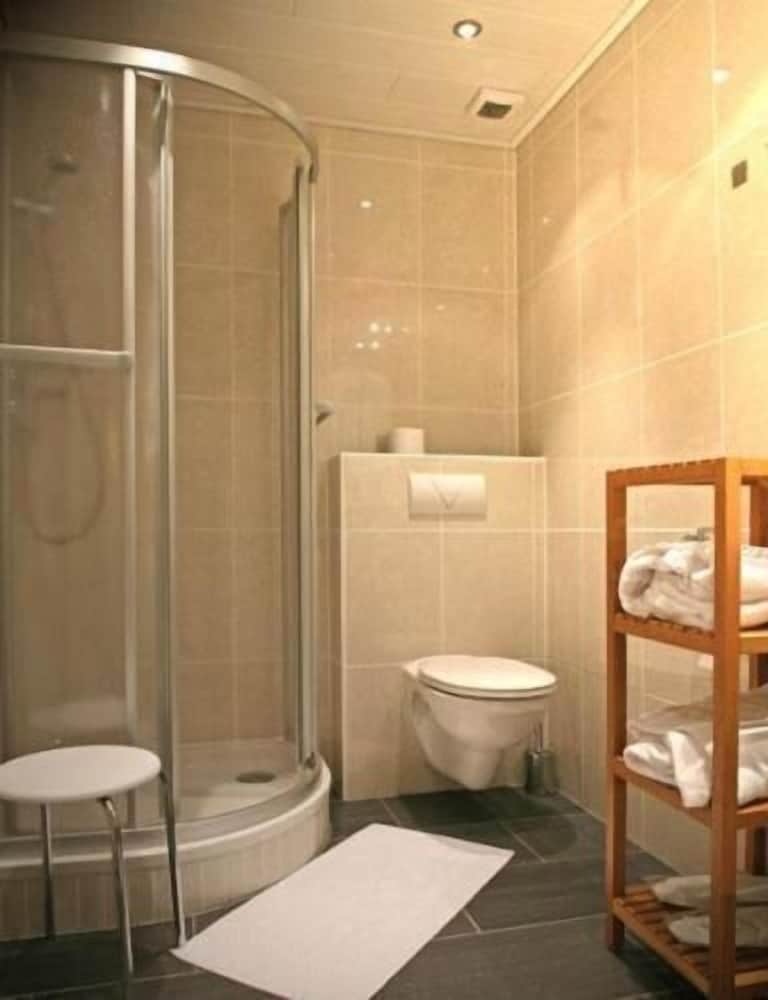 Landhotel Haus Dumicketal 25/28