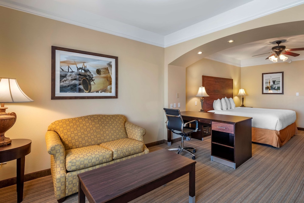 Best Western Plus Monica Royale Inn & Suites 22/31