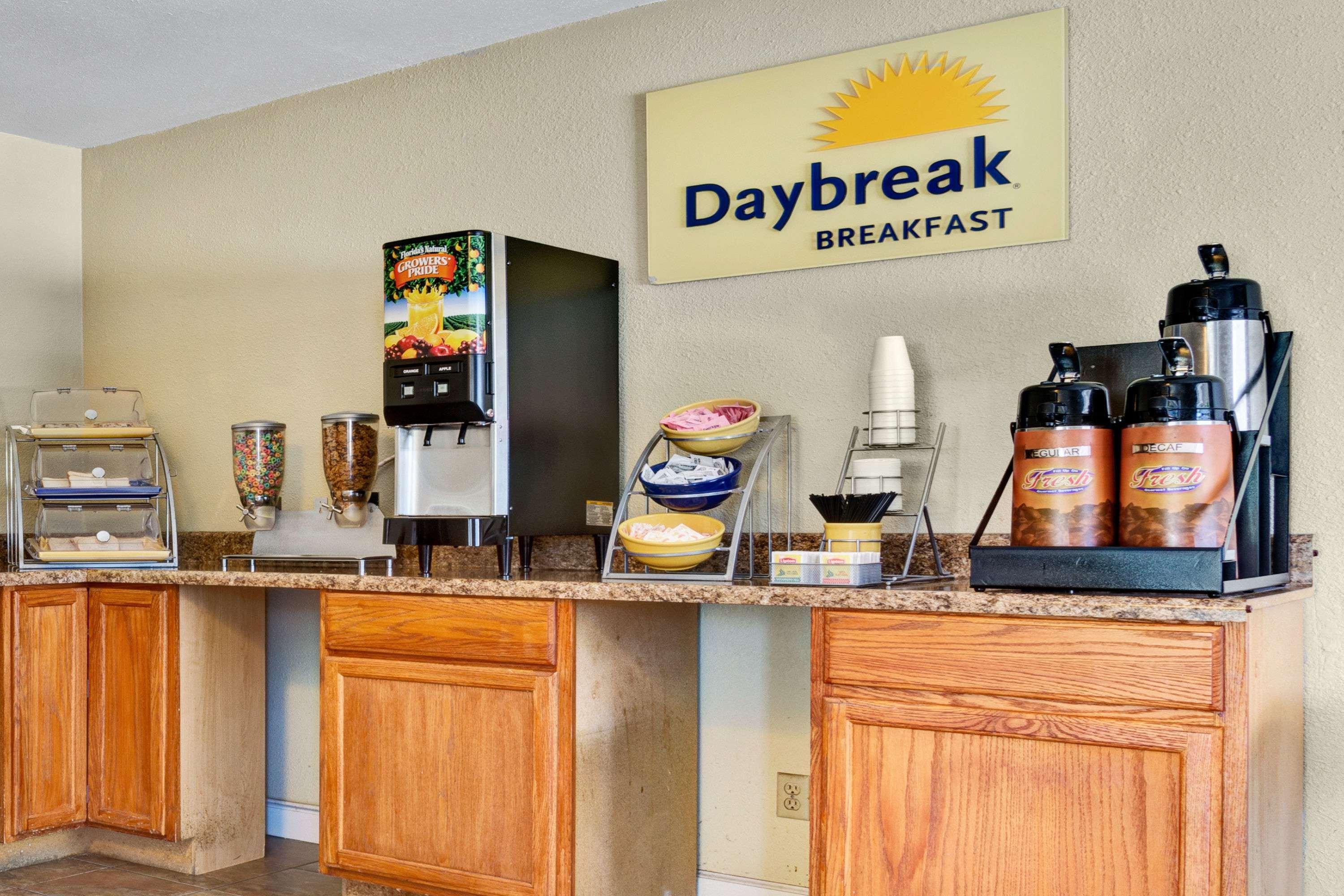 Days Inn by Wyndham Elizabeth City 16/21