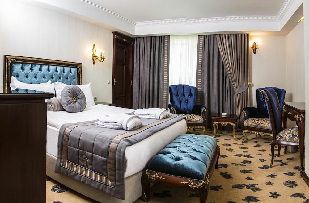 Cassiel Hotel 24/45