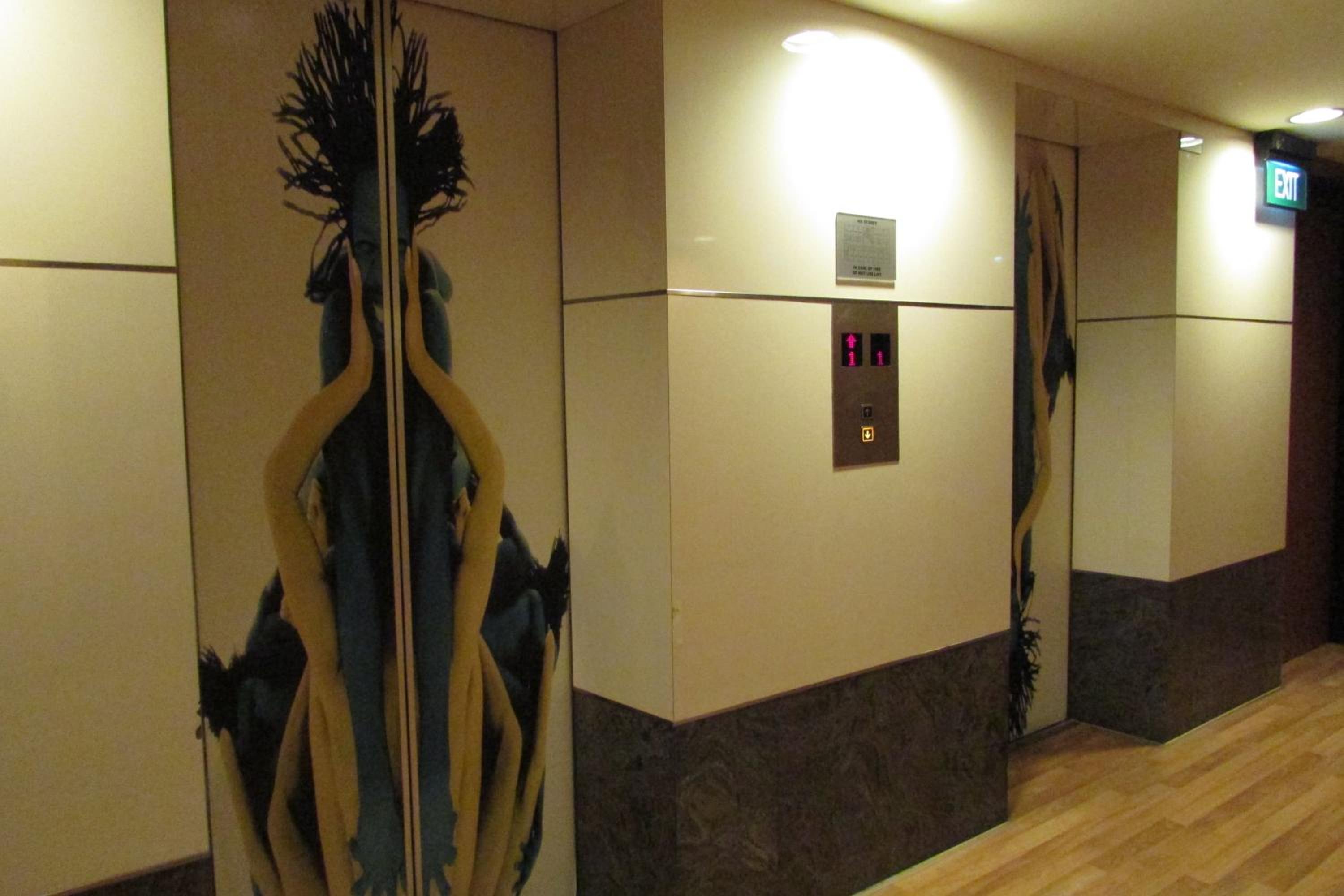 Strand Hotel 37/53