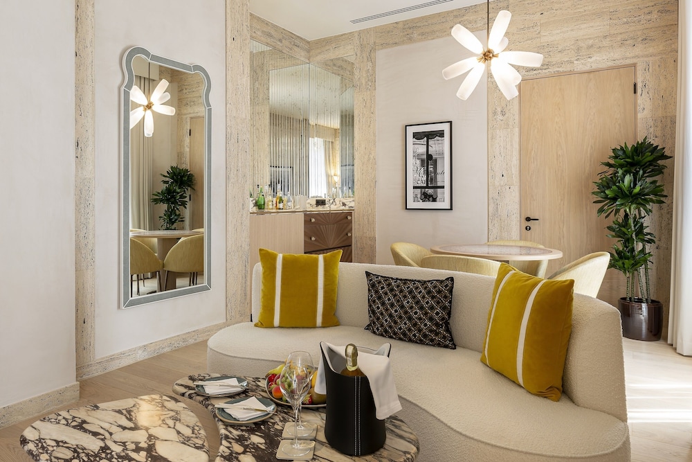 Park Hyatt Milano Hotel 11/93