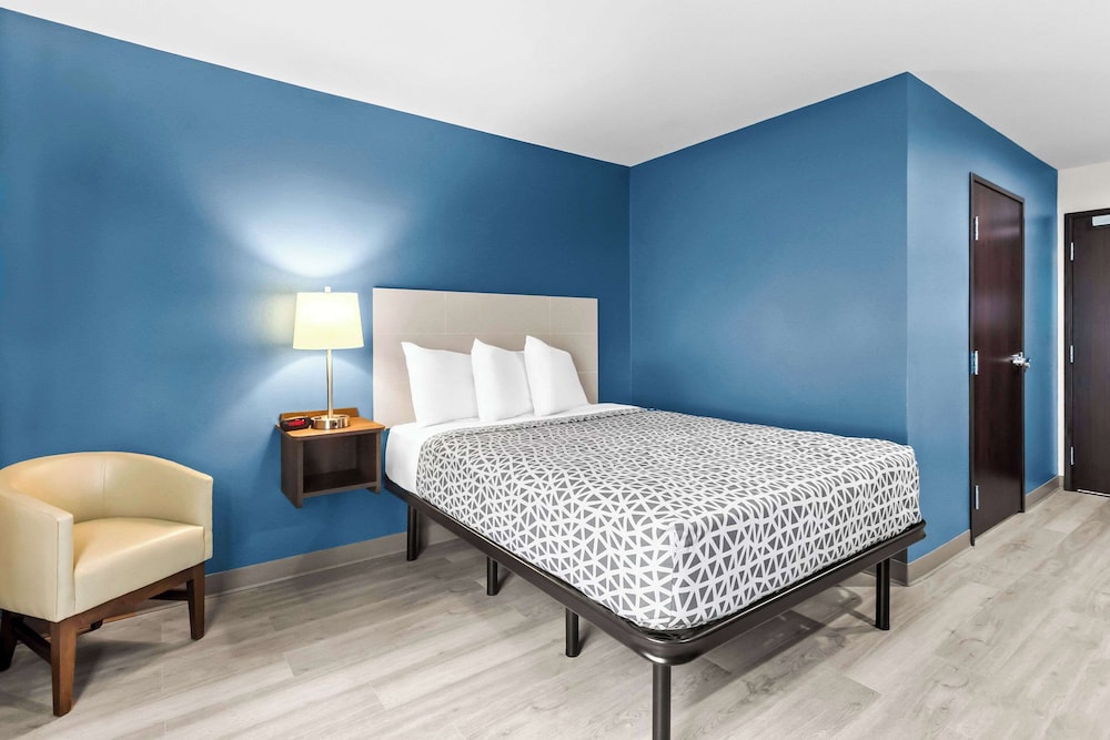 WoodSpring Suites South Houston Hobby 21/48